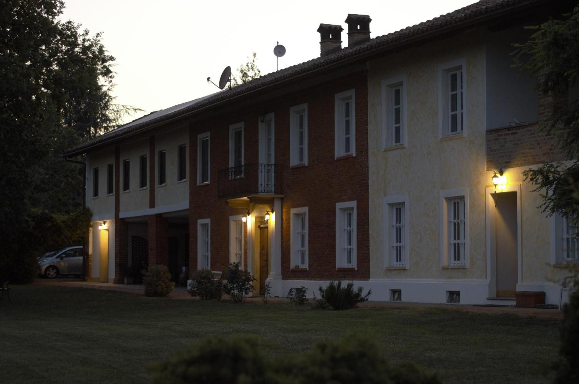 Guest House La Carolina Tigliole Extérieur photo